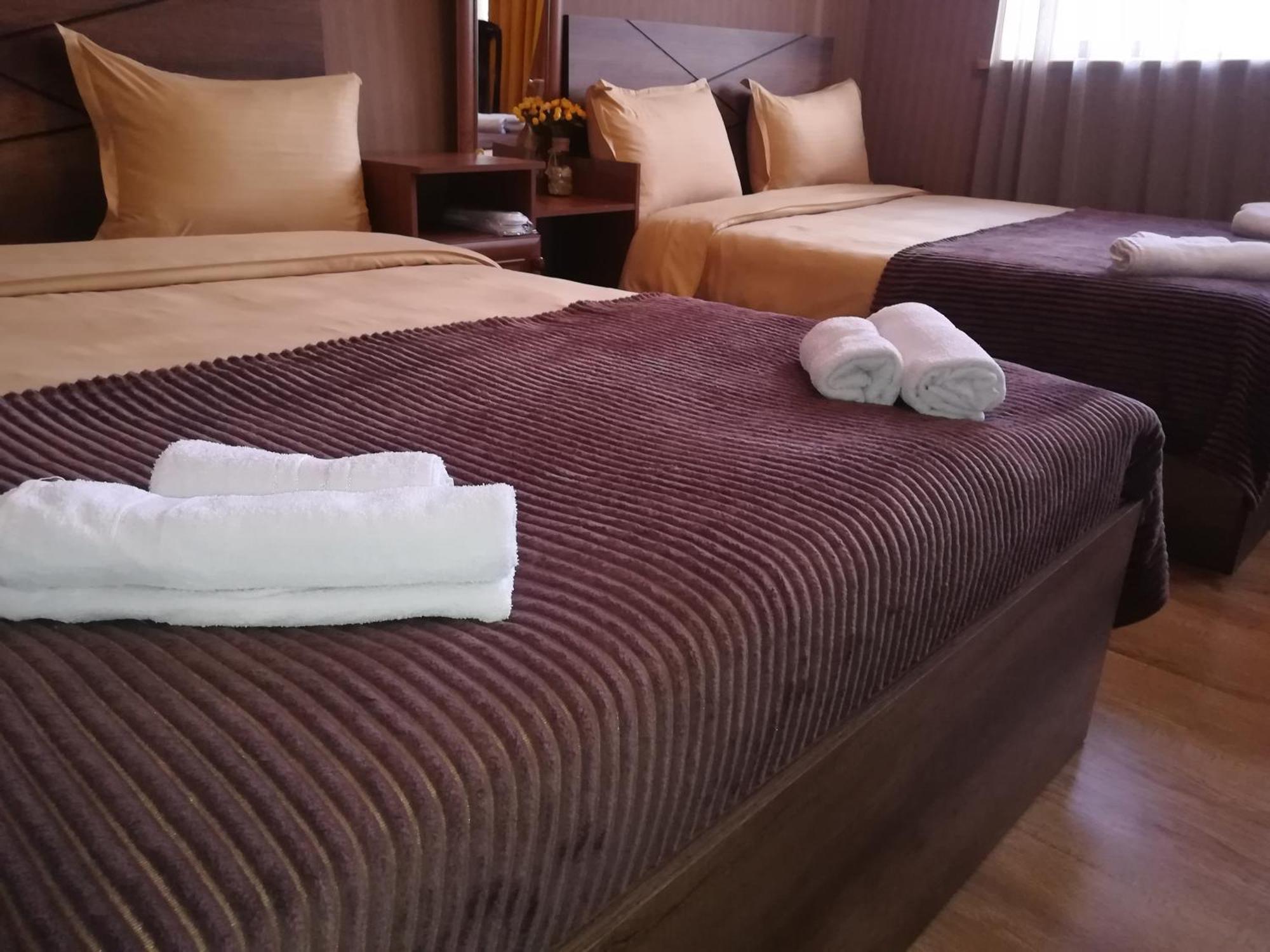 Golden Gate Hotel Akhaltsikhe  Bagian luar foto