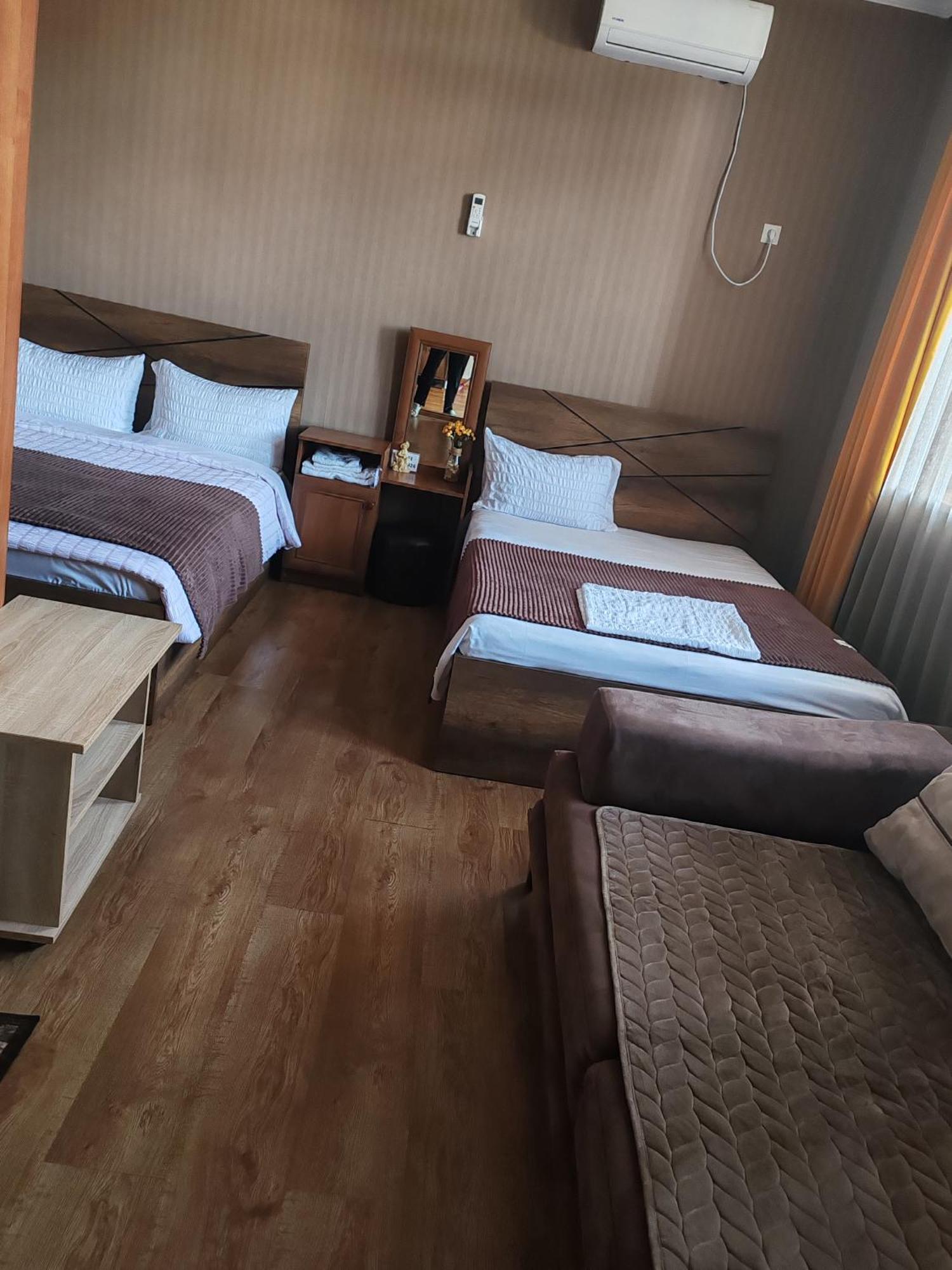 Golden Gate Hotel Akhaltsikhe  Bagian luar foto